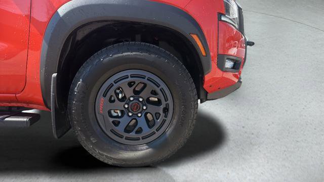 Used 2025 Nissan Frontier PRO-4X image 8