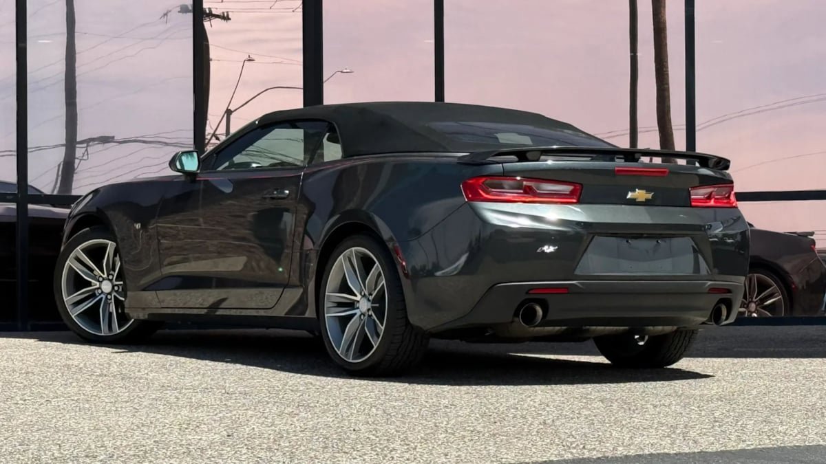 Used 2016 Chevrolet Camaro LT w/ RS Package RWD image 7