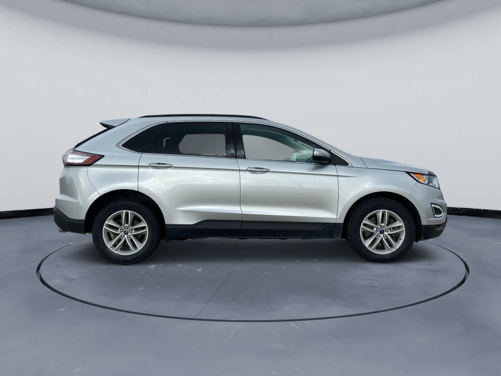Used 2018 Ford Edge SEL w/ Equipment Group 201A AWD/4WD image 4