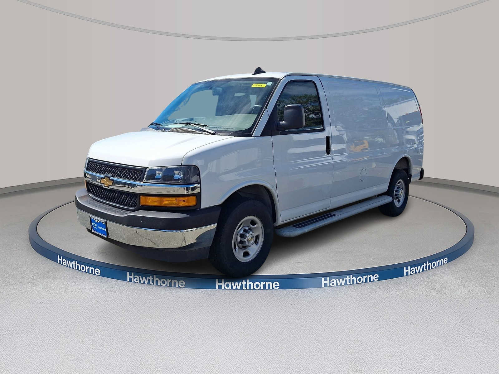 Used 2025 Chevrolet Express 2500 w/ Driver Convenience Package RWD image 3
