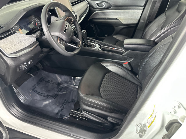 Certified 2024 Jeep Compass Latitude AWD/4WD image 3