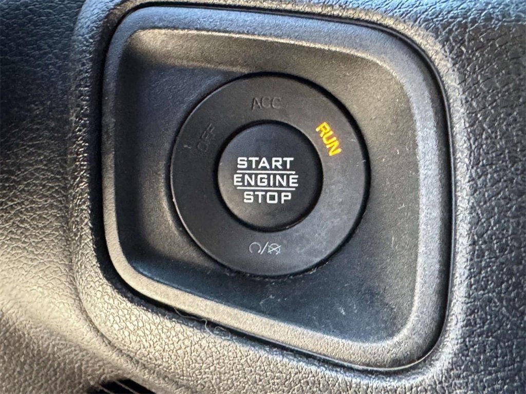 Used 2024 Jeep Wrangler Unlimited image 9