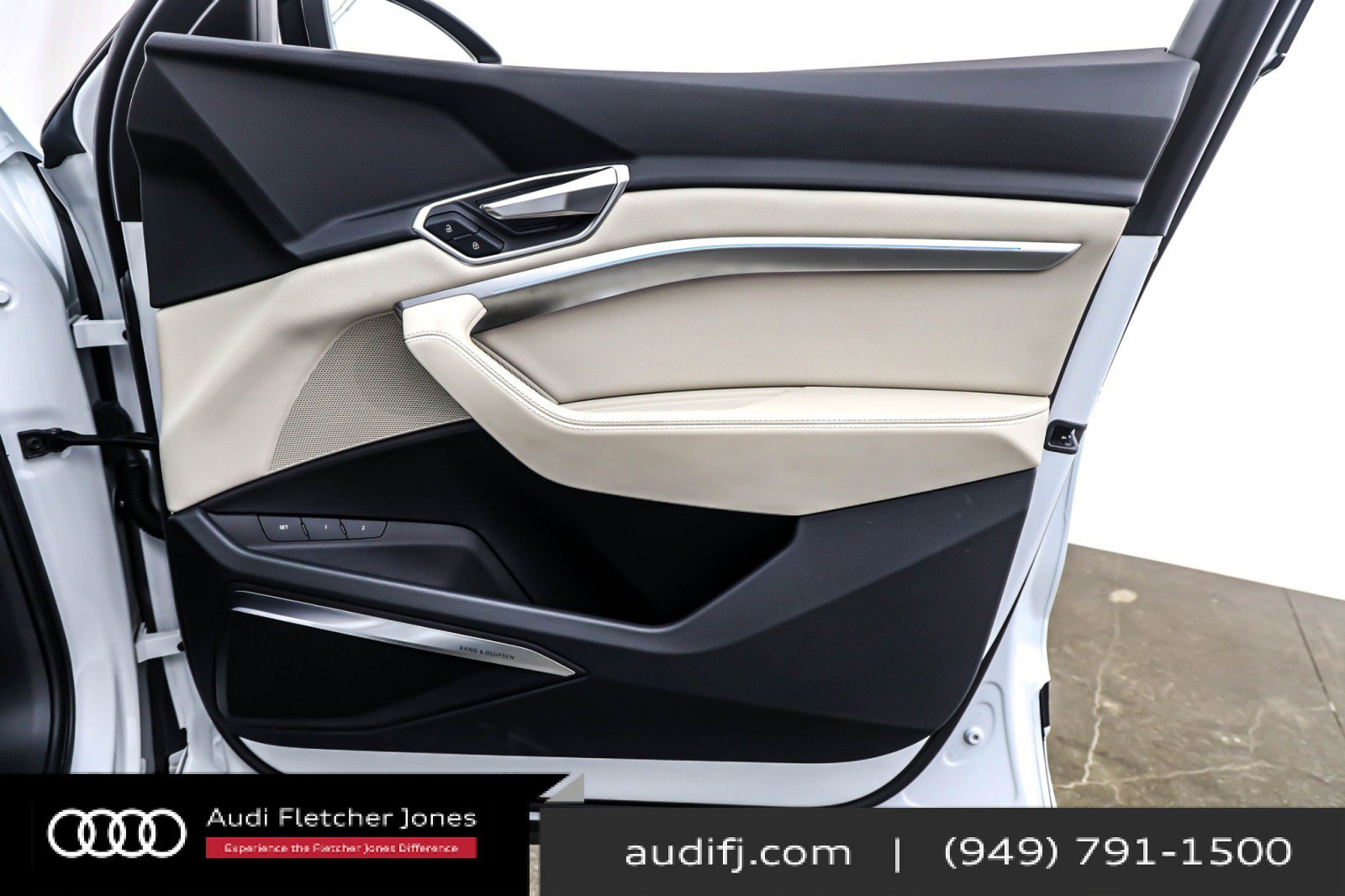 Used 2023 Audi e-tron Prestige w/ Prestige Package image 24