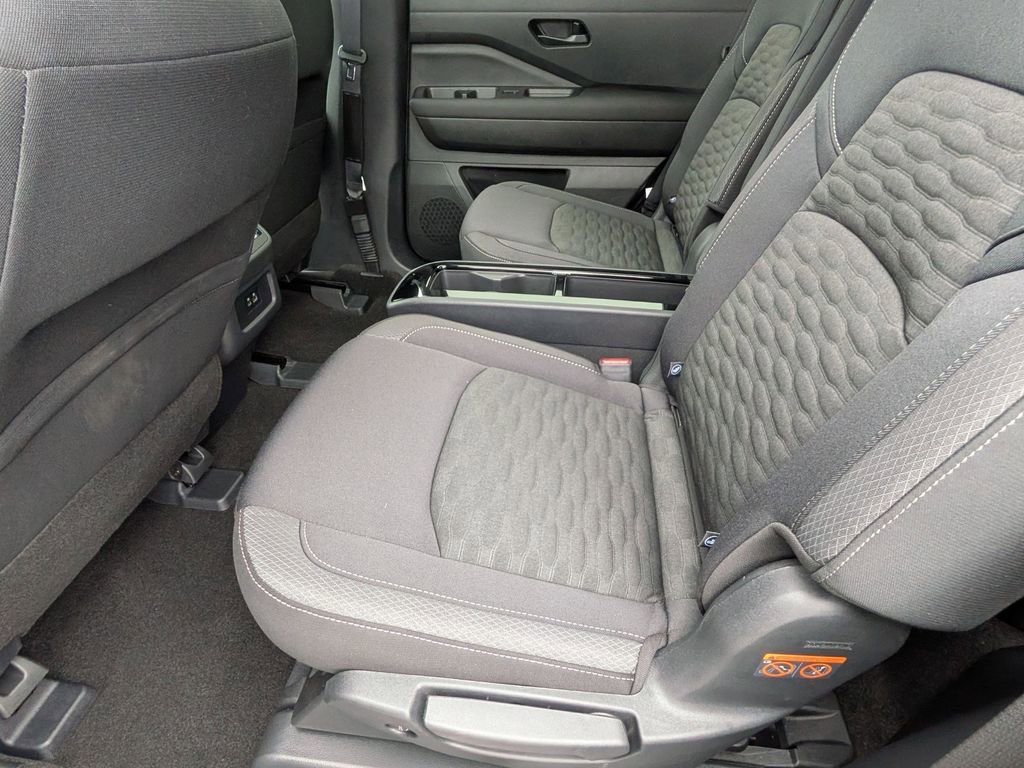 Used 2025 Nissan Pathfinder SV w/ SV Premium Package FWD image 20