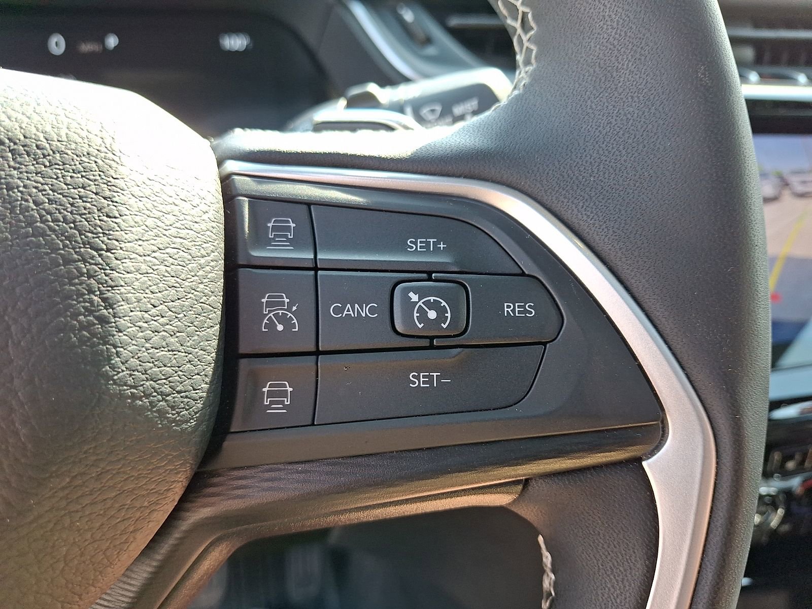 Used 2024 Jeep Grand Cherokee Altitude AWD/4WD image 22