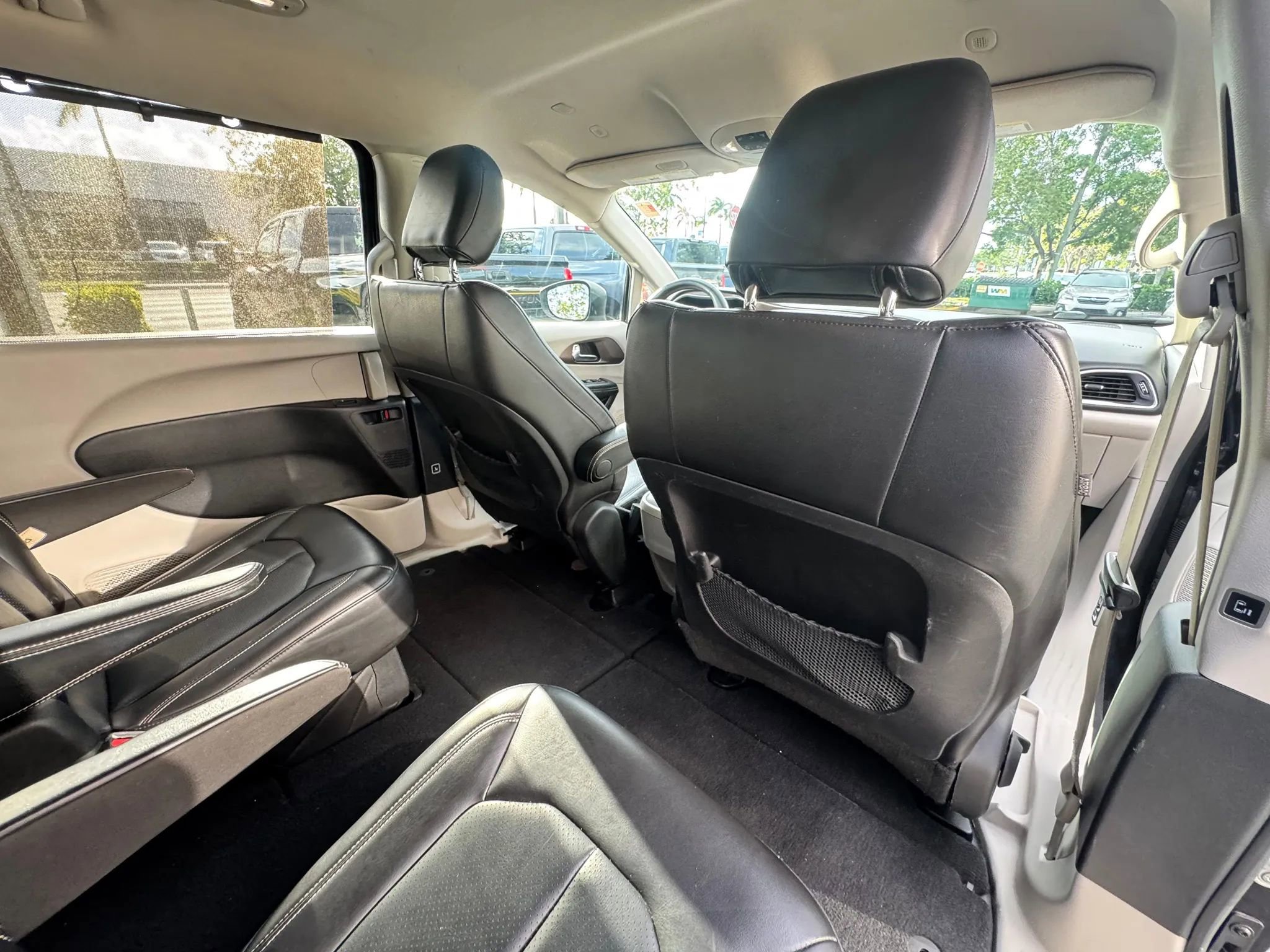 Used 2020 Chrysler Voyager Lxi FWD image 16
