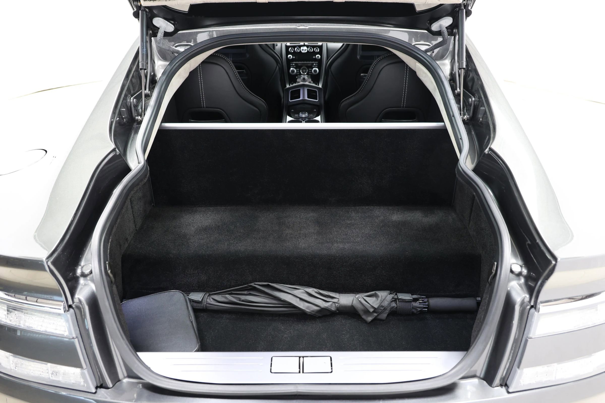 Used 2015 Aston Martin Rapide S image 55