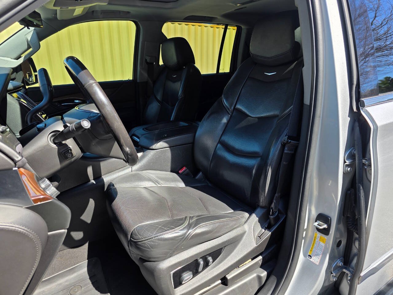 Used 2019 Cadillac Escalade ESV Luxury AWD/4WD image 15