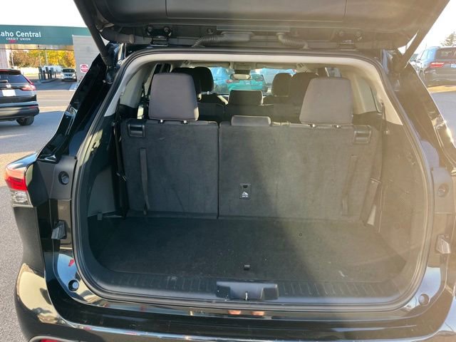 Used 2024 Toyota Highlander LE AWD/4WD image 33
