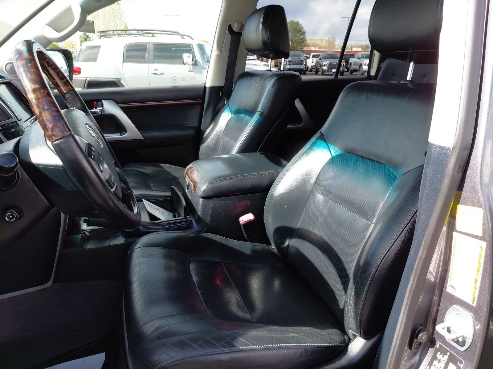 Used 2013 Toyota Land Cruiser image 19