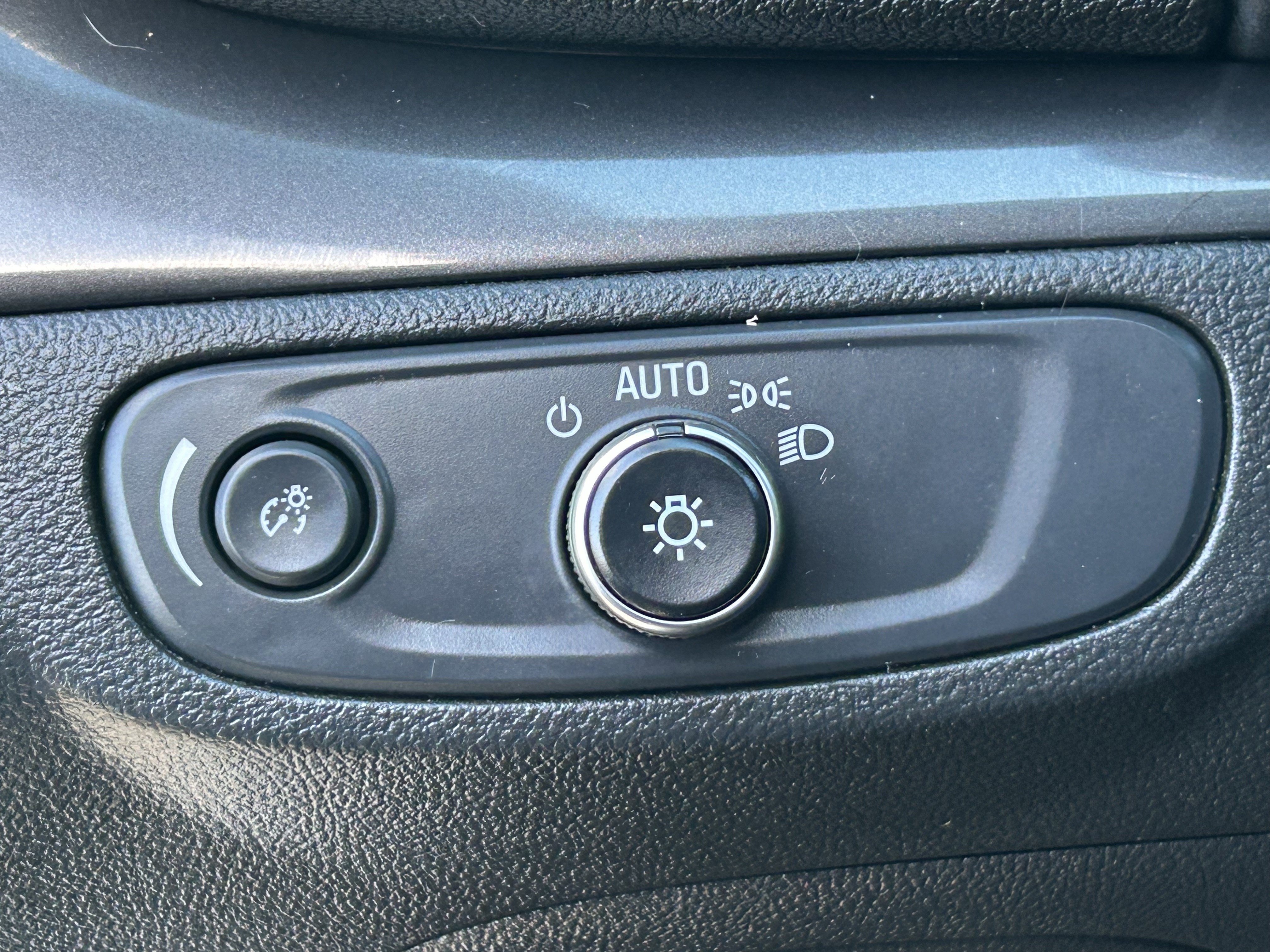 Used 2018 Buick Encore Preferred FWD image 20