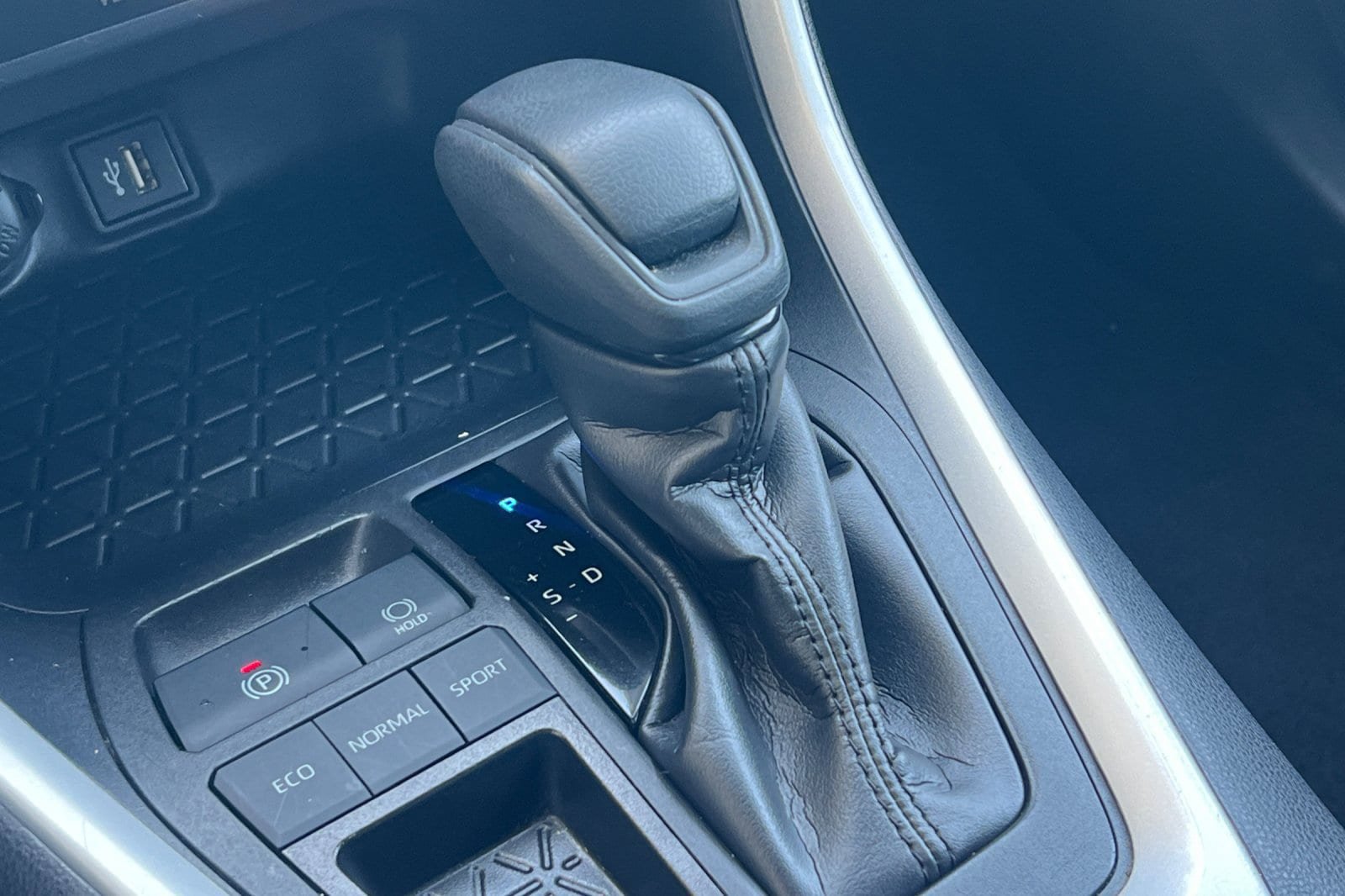 Certified 2024 Toyota RAV4 XLE FWD image 21