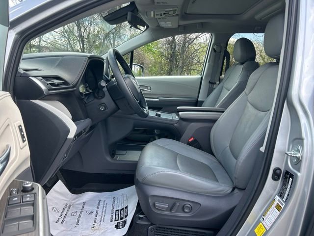 Used 2021 Toyota Sienna Limited AWD/4WD image 9