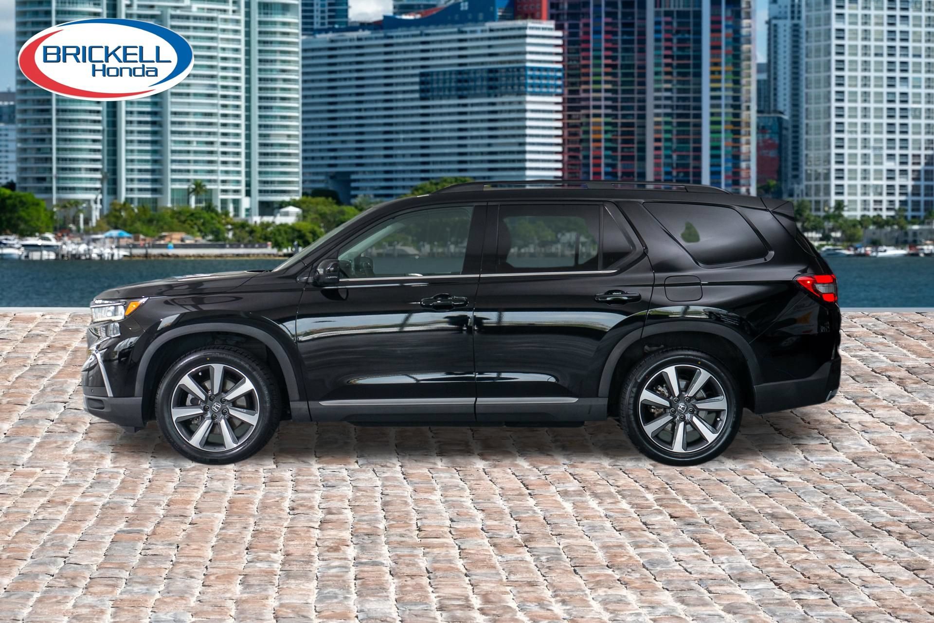 Certified 2023 Honda Pilot Touring image 4