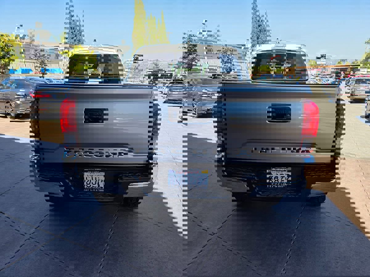 Used 2020 Toyota Tacoma SR5 image 12