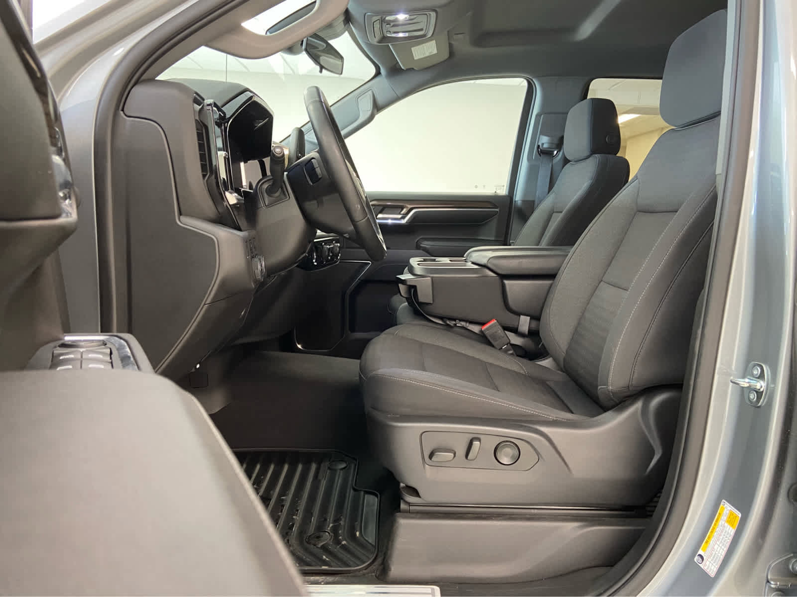 Used 2023 Chevrolet Silverado 1500 LT image 14