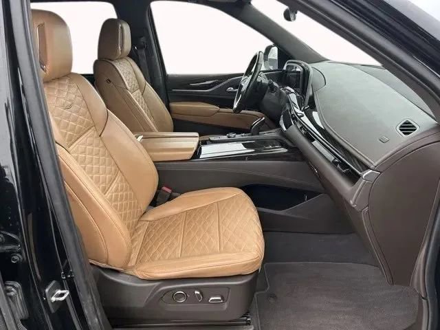 Used 2021 Cadillac Escalade ESV Premium Luxury w/ Heavy-Duty Trailer Package image 13