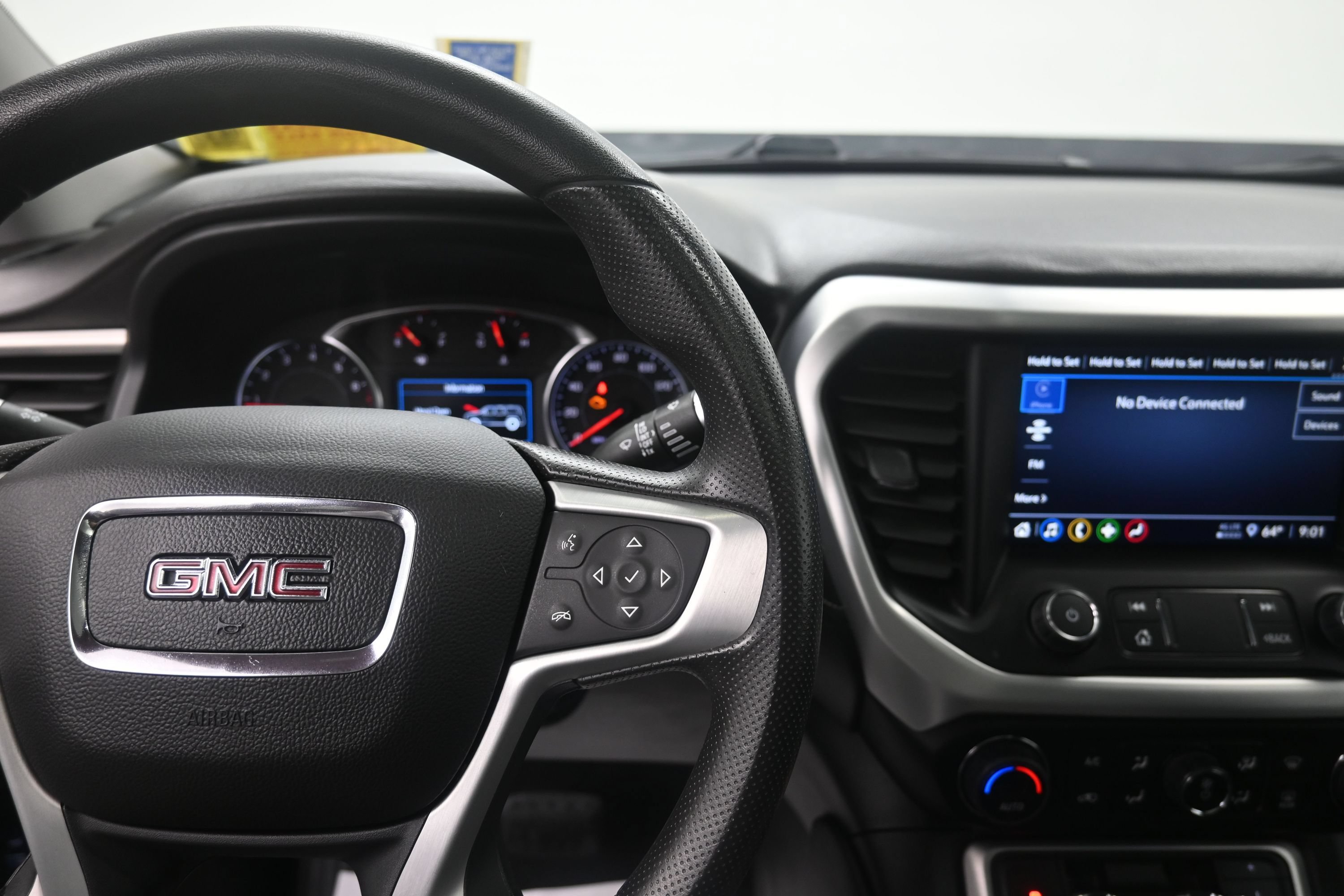 Used 2023 GMC Acadia SLE w/ Driver Convenience Package AWD/4WD image 16