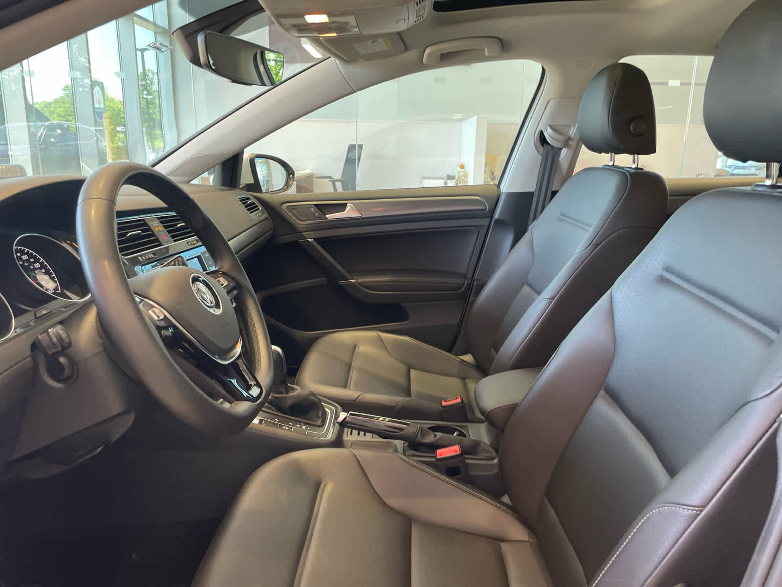 Used 2021 Volkswagen Golf 4-Door FWD image 11
