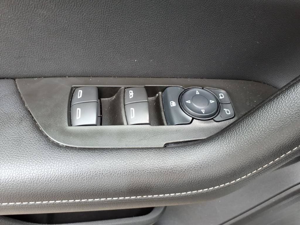 Used 2025 Chevrolet Blazer LT FWD image 24