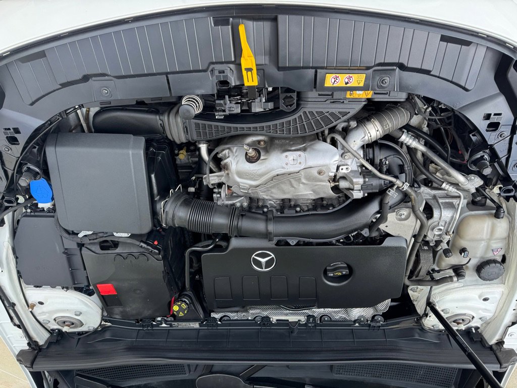 Used 2021 Mercedes-Benz GLB 250 4MATIC image 30