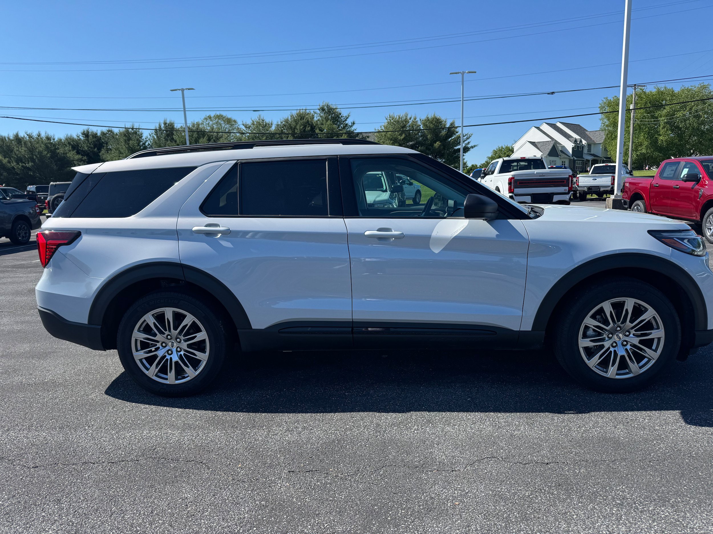 Used 2026 Ford Explorer Active w/ Active Comfort Package AWD/4WD image 7