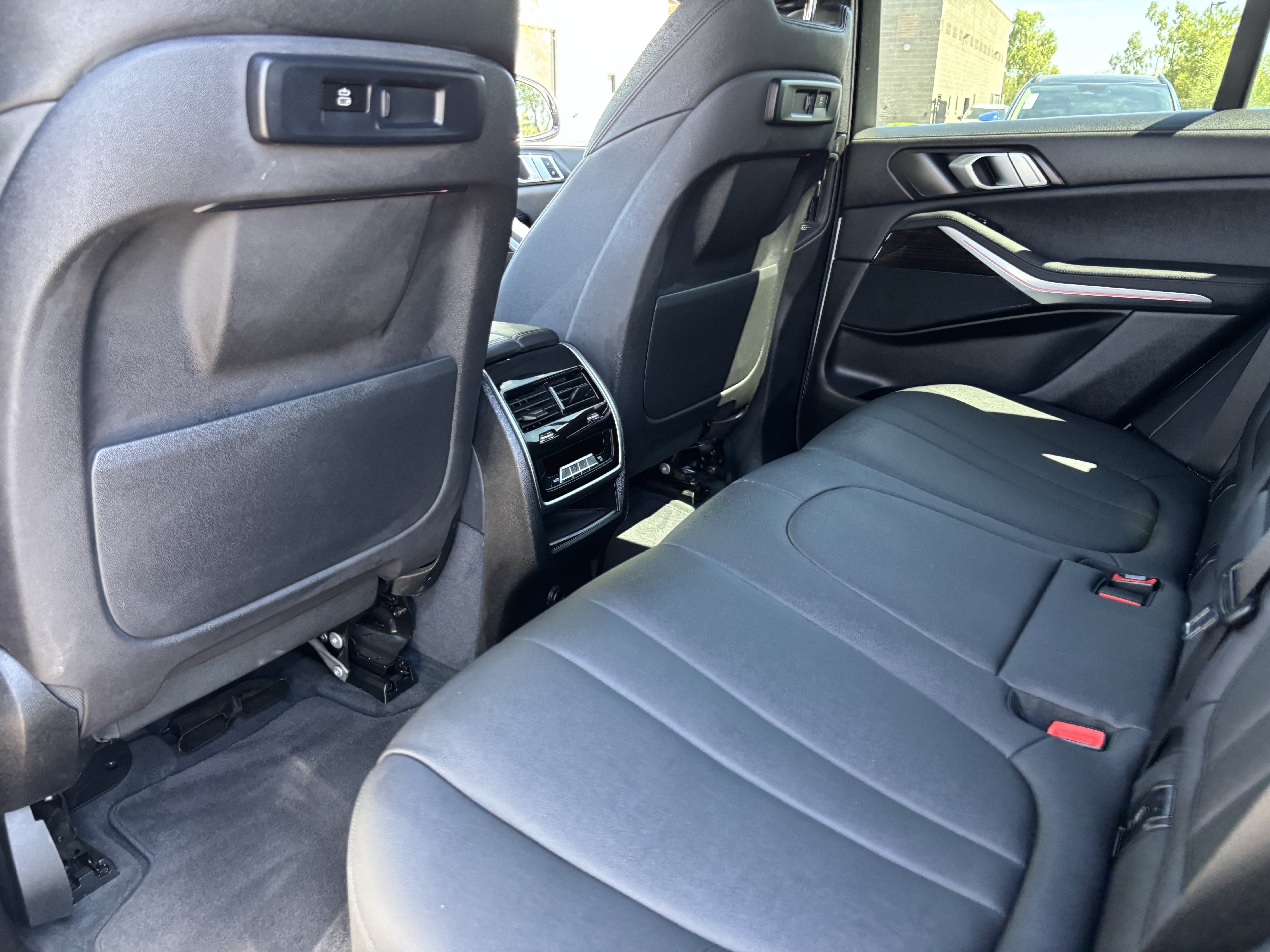 Used 2019 BMW X5 xDrive40i w/ Convenience Package AWD/4WD image 15