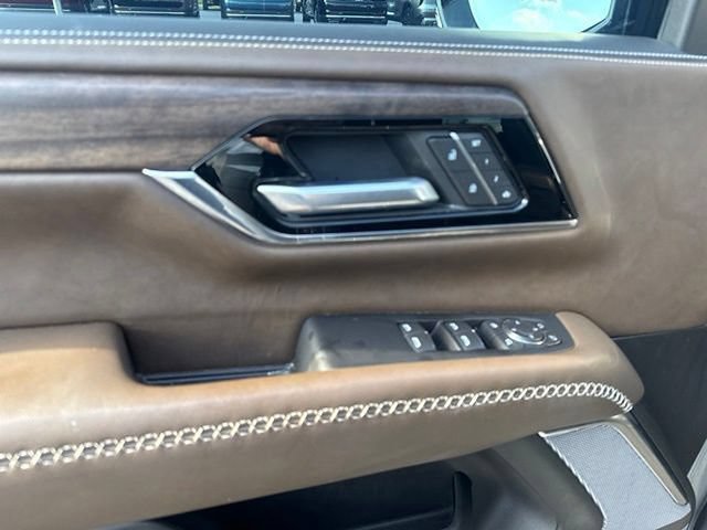 Used 2026 GMC Yukon Denali Ultimate AWD/4WD image 15