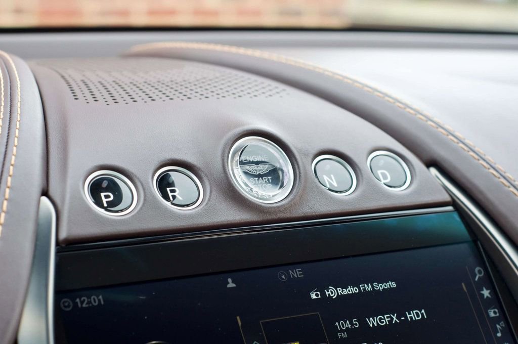 Used 2022 Aston Martin DBX image 37