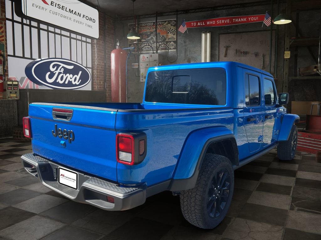 Used 2025 Jeep Gladiator Sport image 6