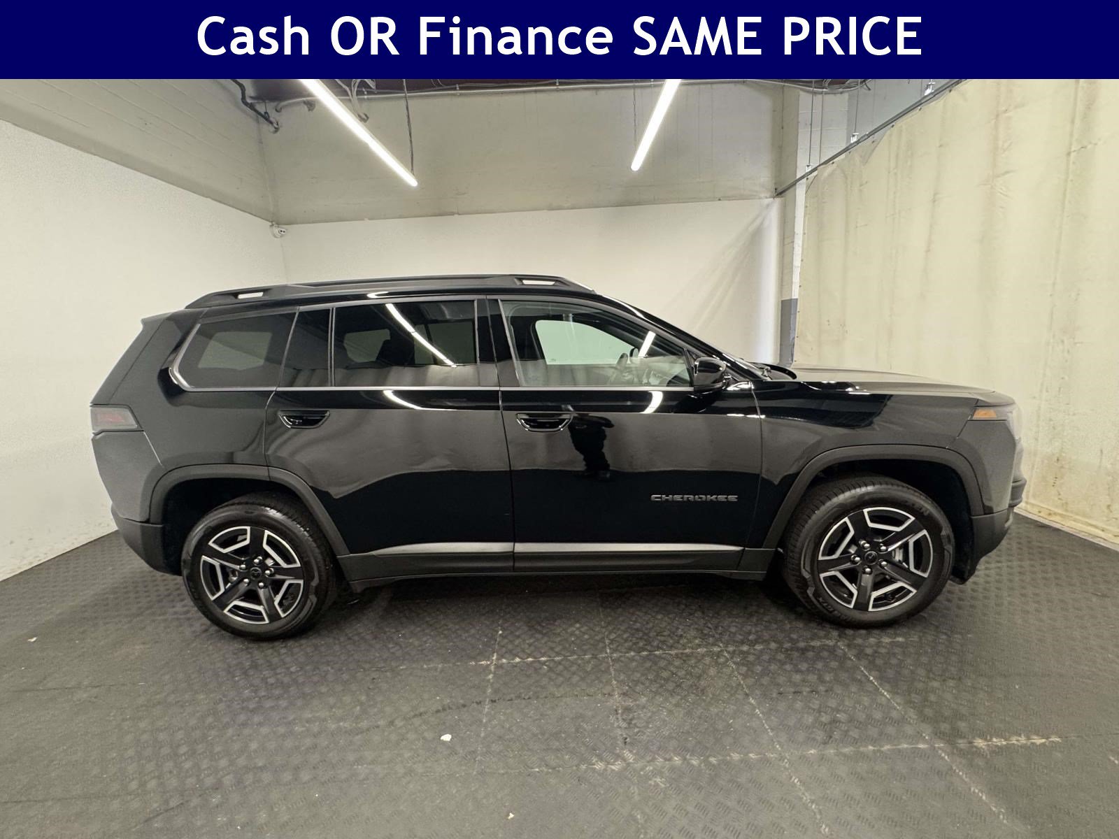 Used 2026 Jeep Cherokee Limited AWD/4WD image 9