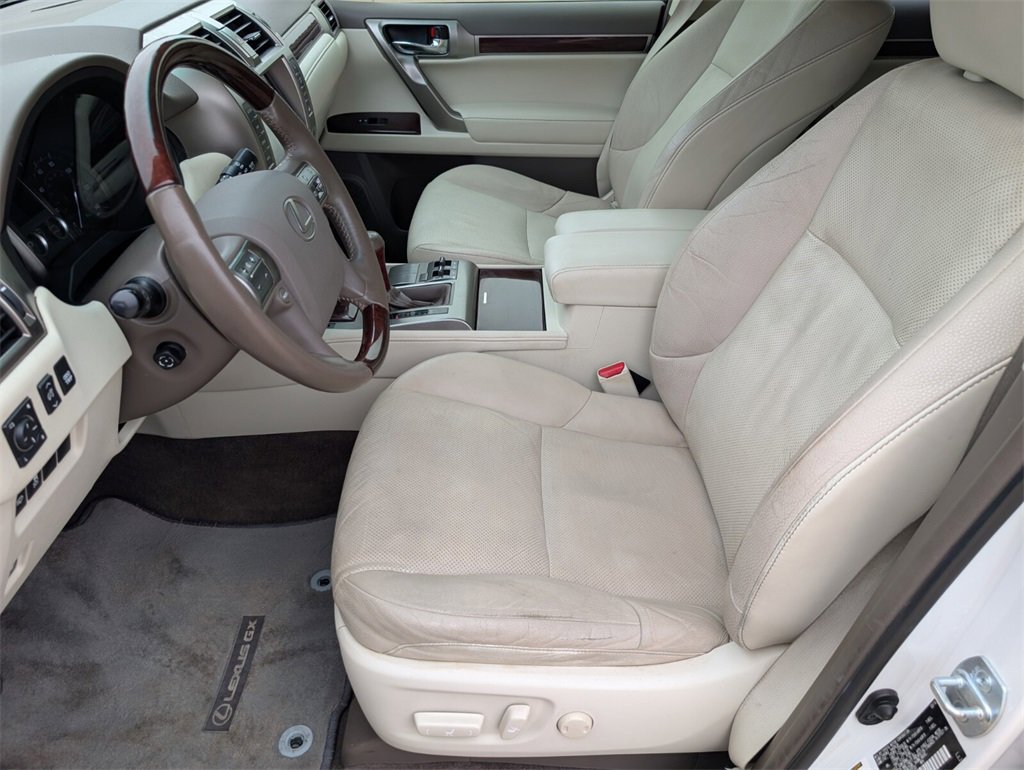 Used 2014 Lexus GX 460 image 25