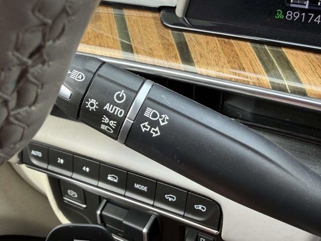 Used 2022 Cadillac Escalade Premium Luxury Platinum AWD/4WD image 18