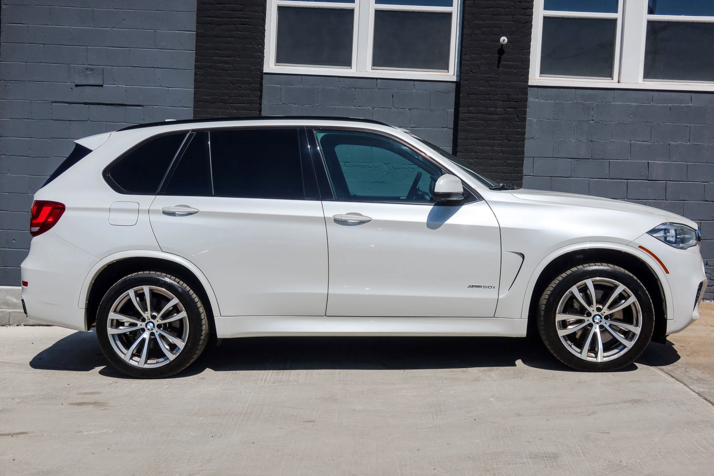 Used 2016 BMW X5 xDrive50i w/ M Sport AWD/4WD image 6