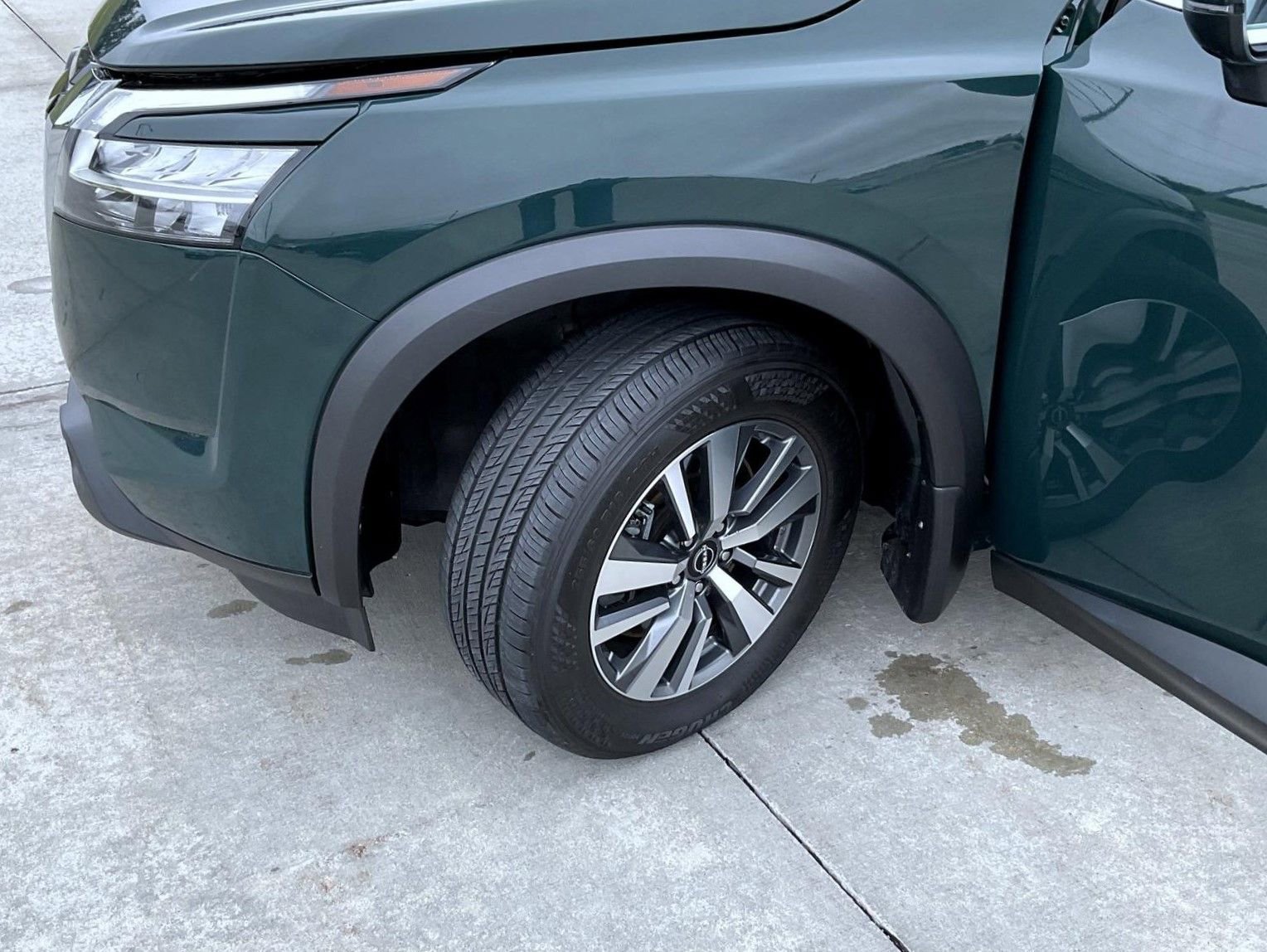 Used 2024 Nissan Pathfinder SL AWD/4WD image 26