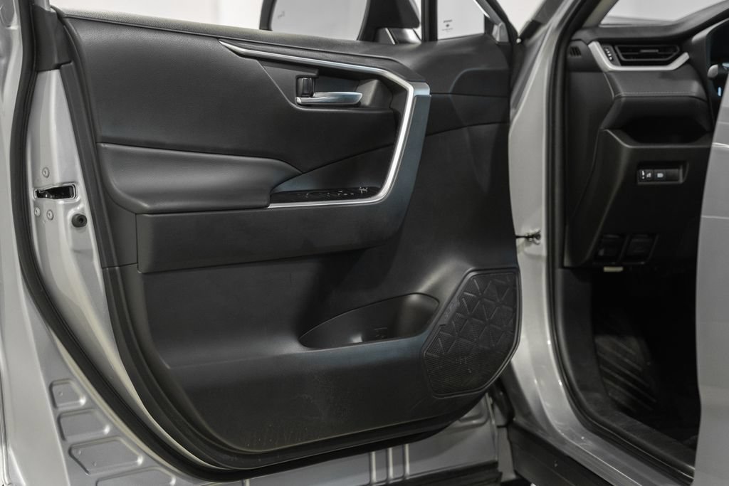 Certified 2025 Toyota RAV4 XLE AWD/4WD image 35