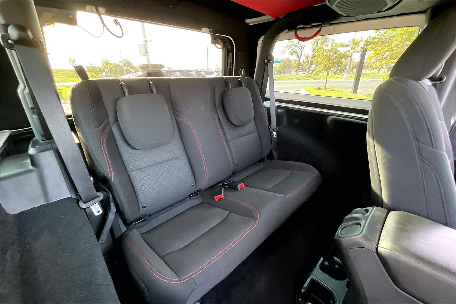Used 2020 Jeep Wrangler Rubicon AWD/4WD image 34