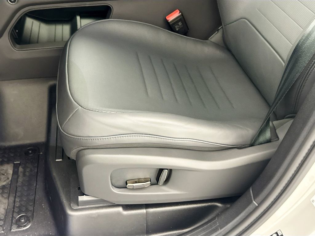 New 2026 Land Rover Defender 110 OCTA image 19