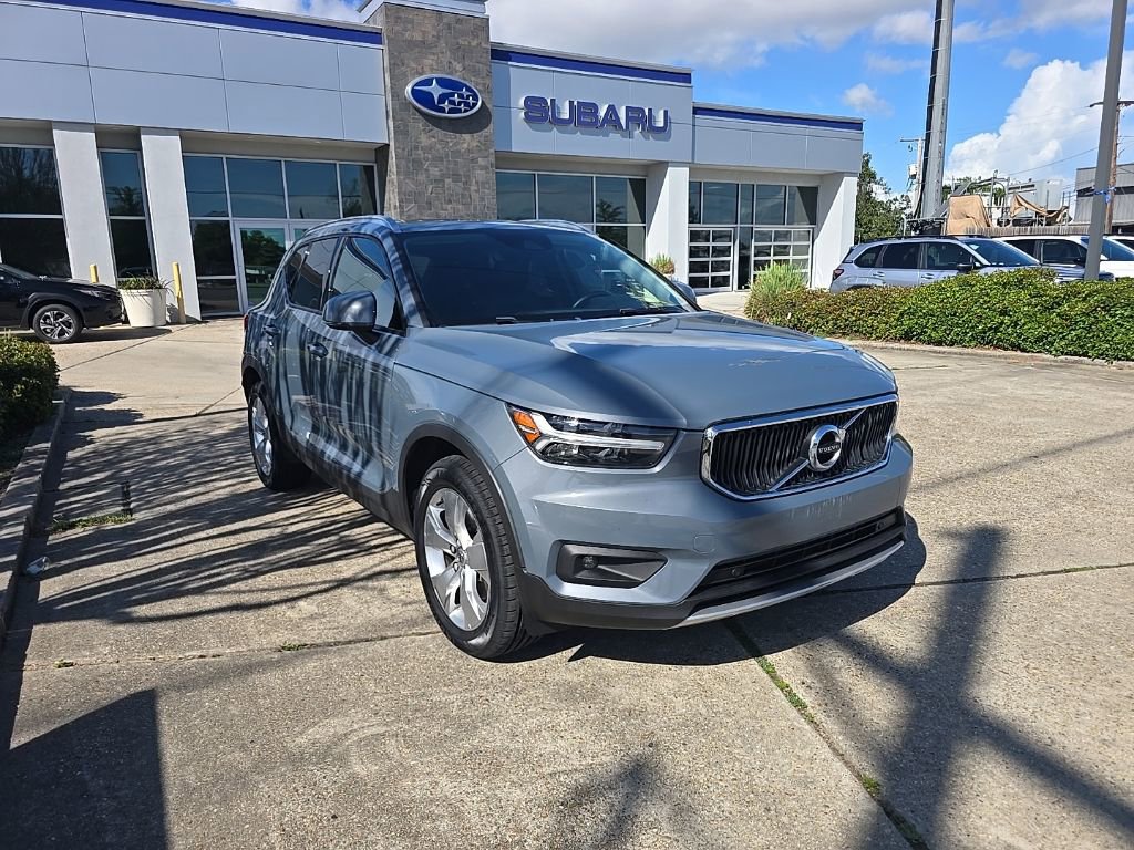 Used 2021 Volvo XC40 T5 Momentum image 40