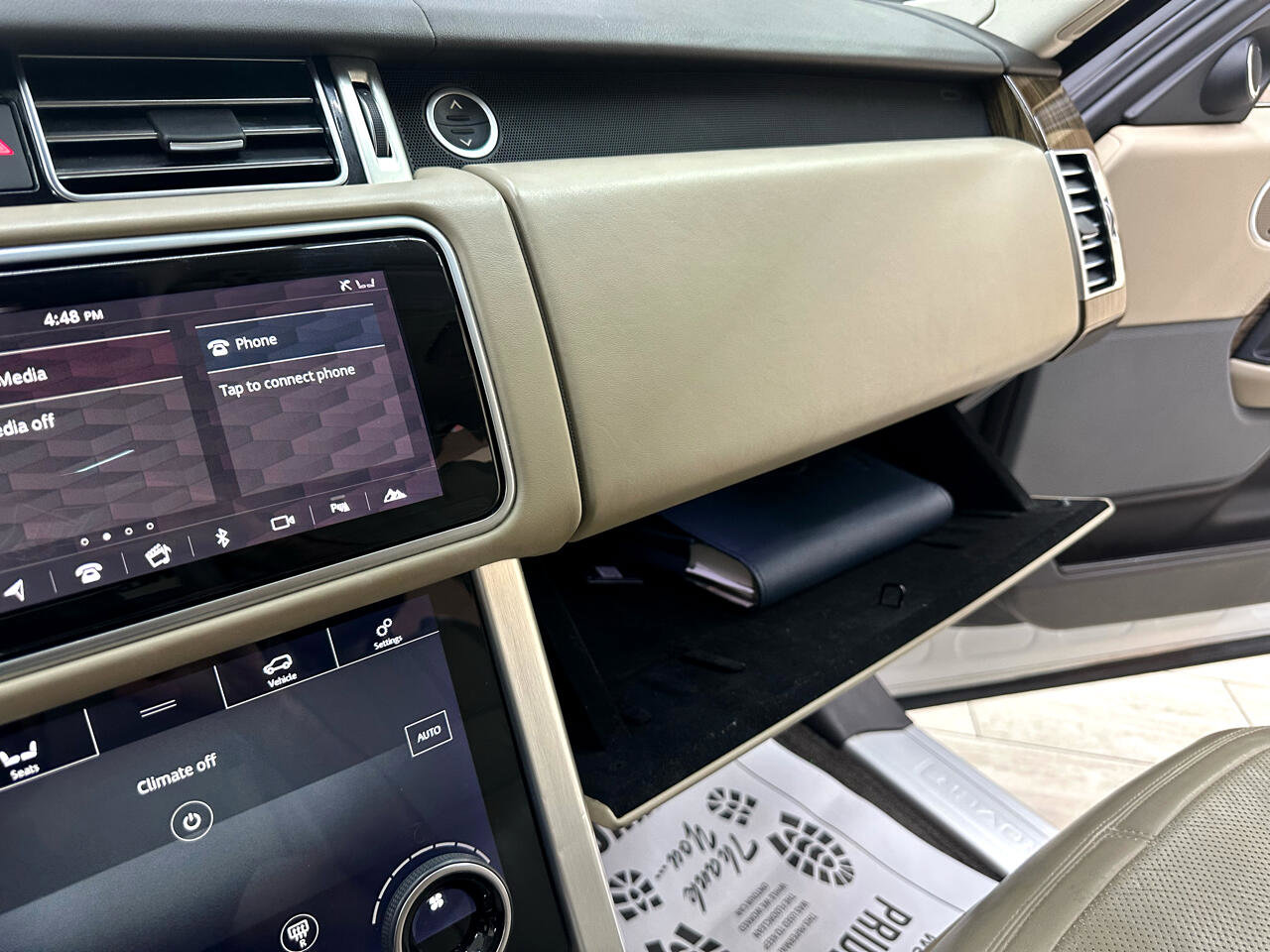 Used 2018 Land Rover Range Rover Supercharged image 32