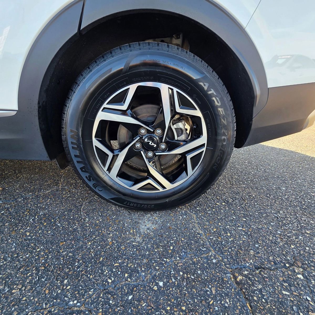 Used 2024 Kia Sportage LX image 25