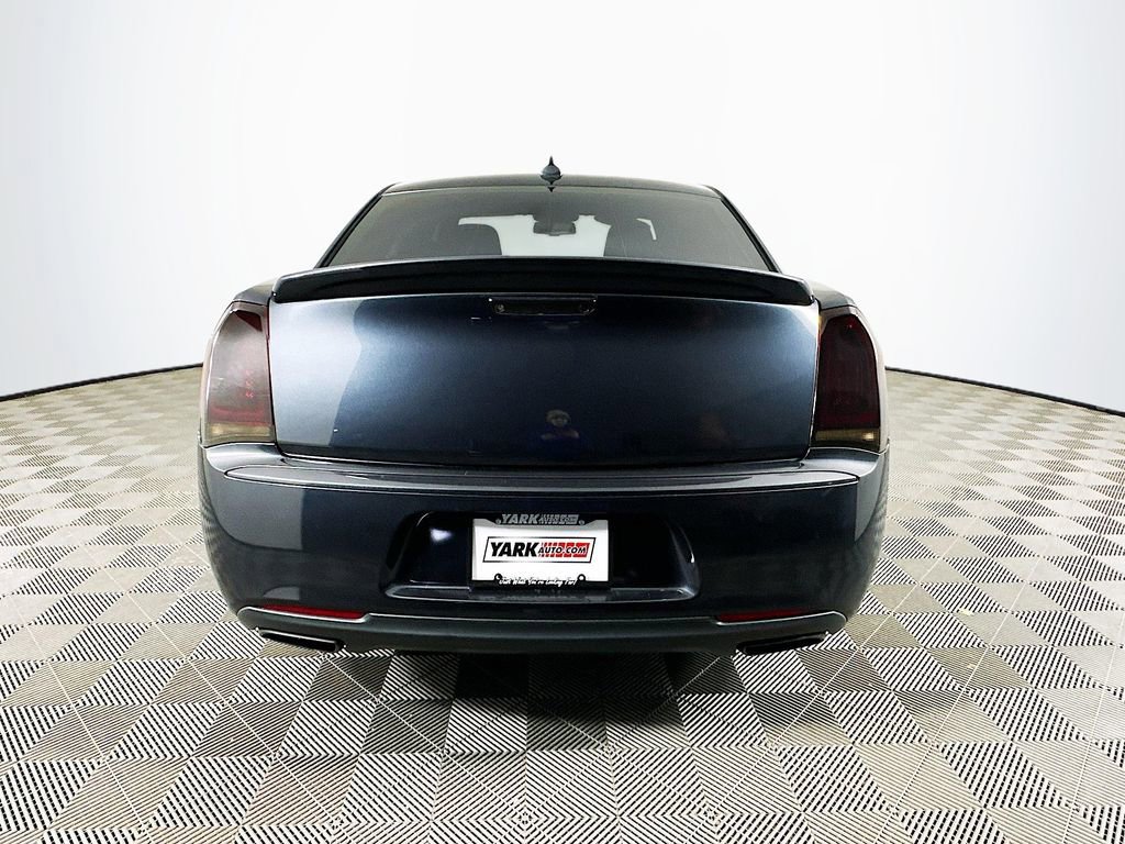 Used 2019 Chrysler 300 Touring w/ Sport Appearance Package image 9