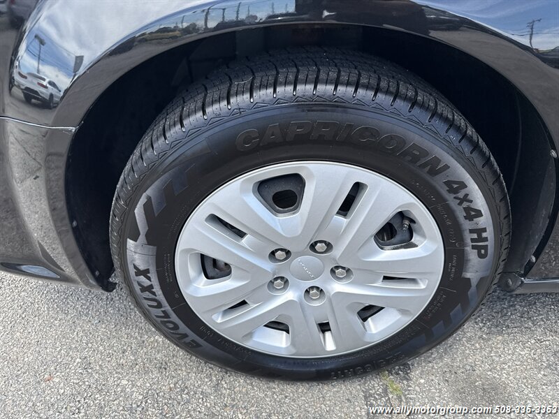 Used 2015 Dodge Grand Caravan American Value Package FWD image 9