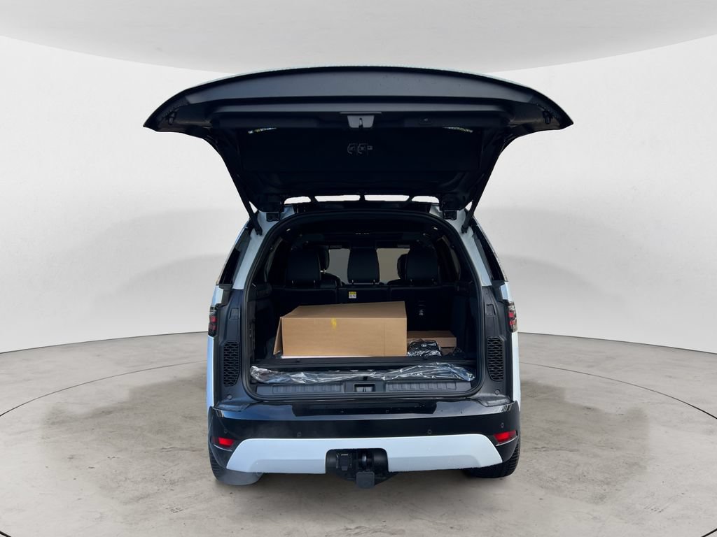 New 2025 Land Rover Discovery Dynamic SE AWD/4WD image 29
