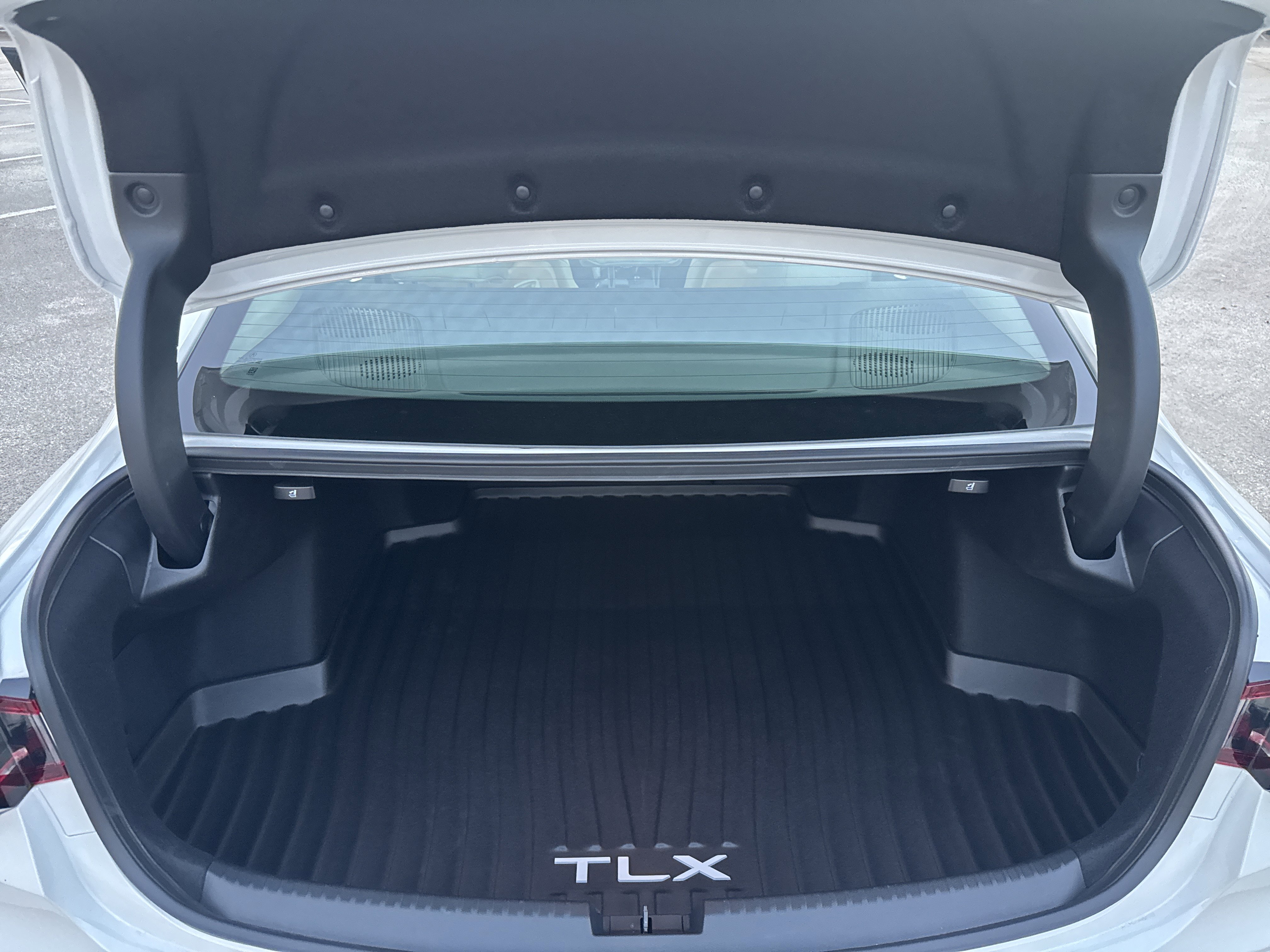 Used 2025 Acura TLX w/ Technology Package image 11