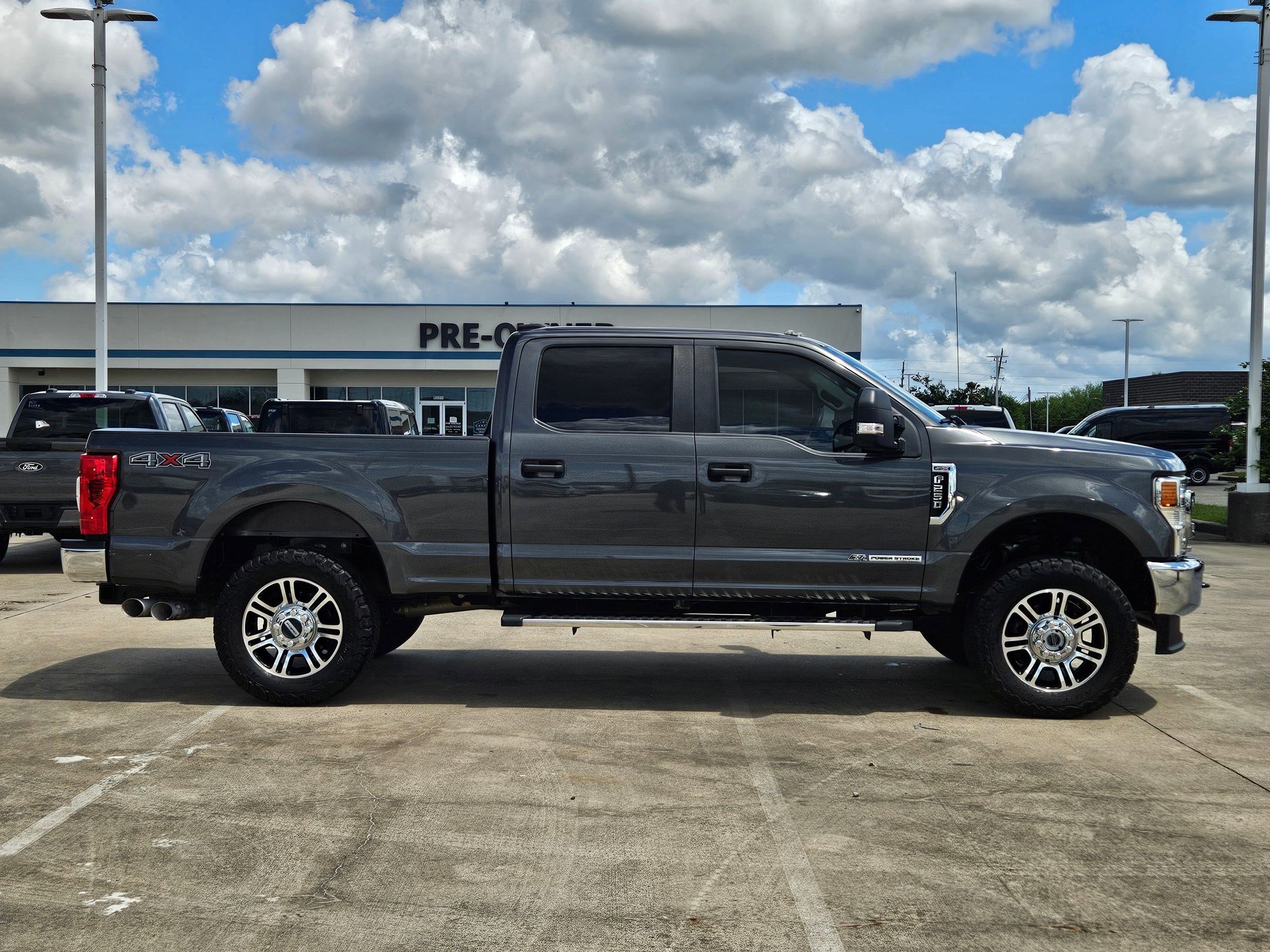 Used 2020 Ford F250 XL w/ STX Appearance Package image 2