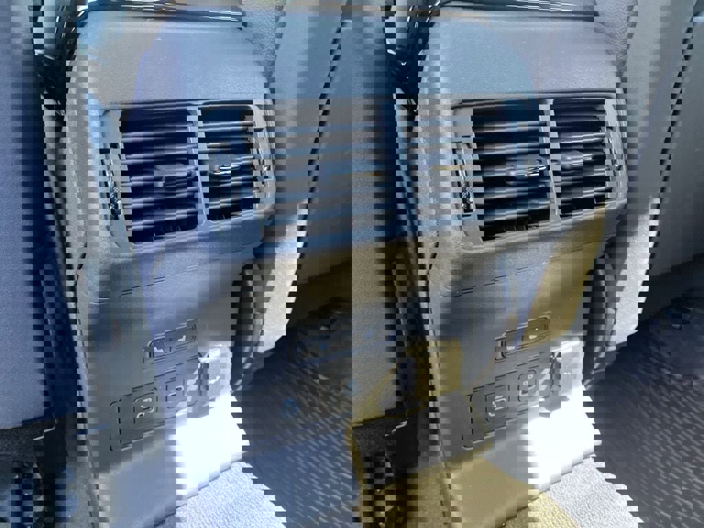 New 2026 Land Rover Range Rover Velar S image 28