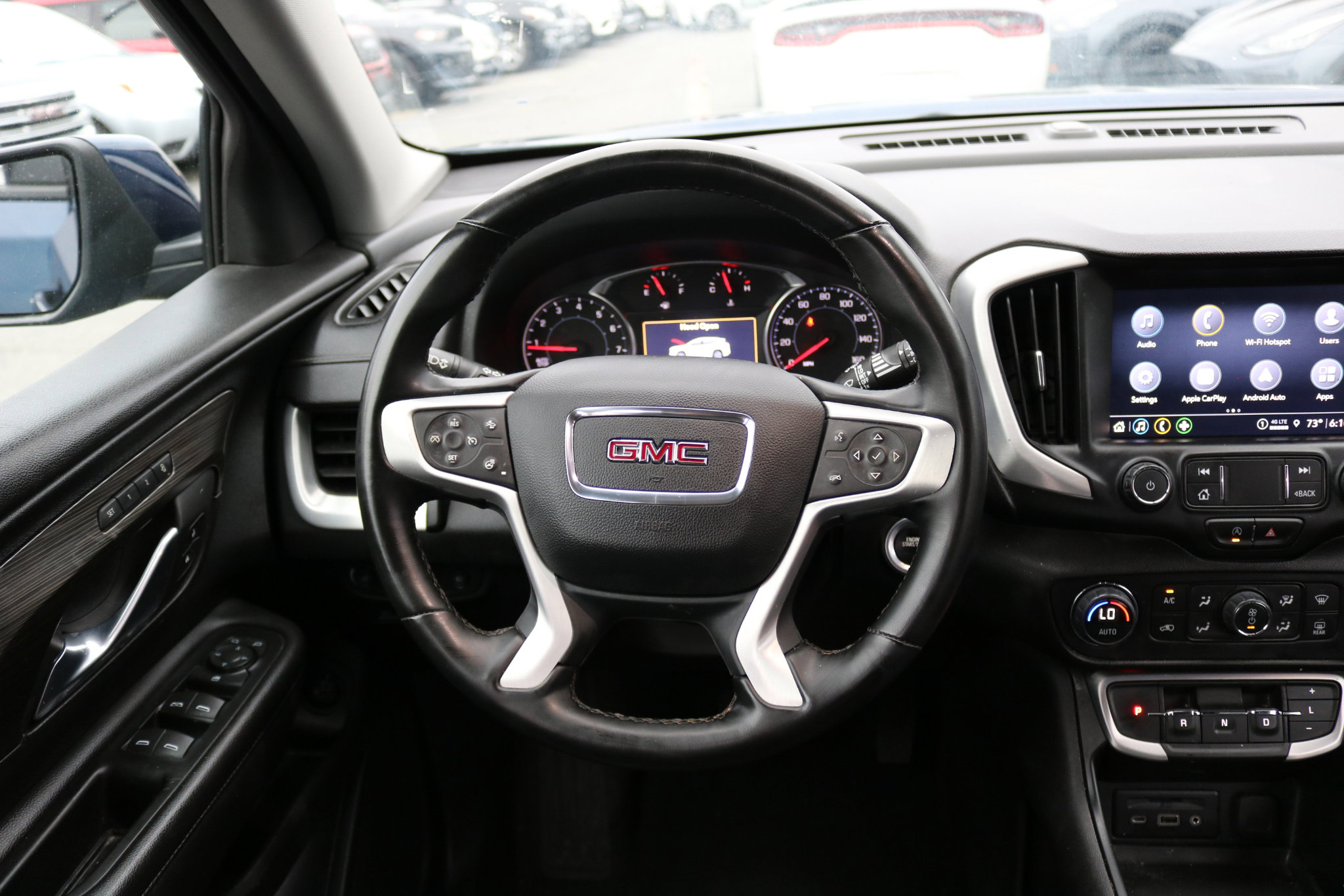 Used 2023 GMC Terrain SLT image 29