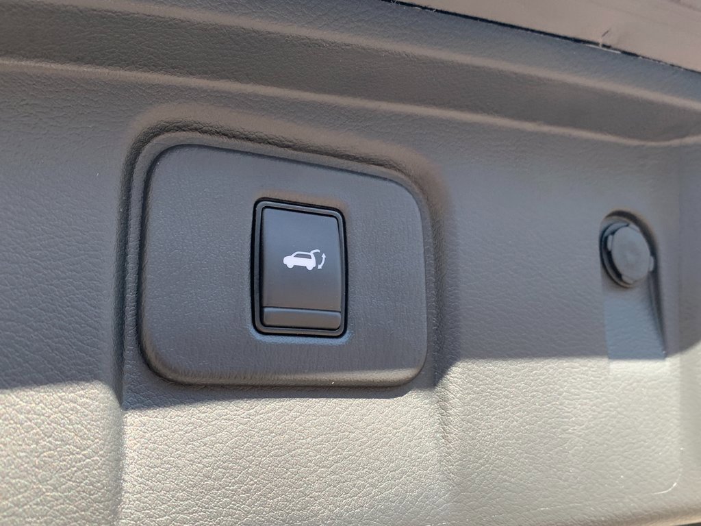 Used 2024 Nissan Murano Platinum w/ Cargo Package image 9