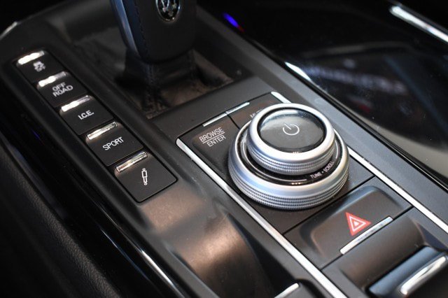 Used 2022 Maserati Levante Modena AWD/4WD image 41